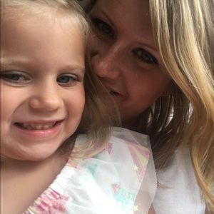 Meet your Posher, Lori